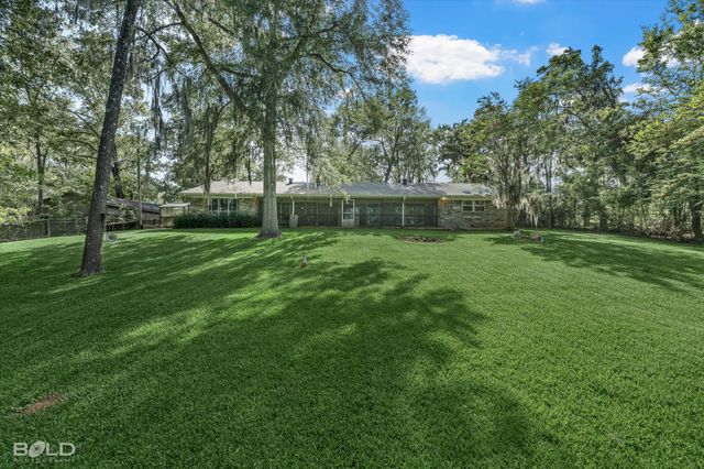 321 Evangeline Drive, Elm Grove, LA 71051