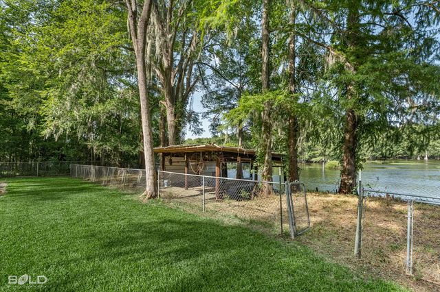 321 Evangeline Drive, Elm Grove, LA 71051