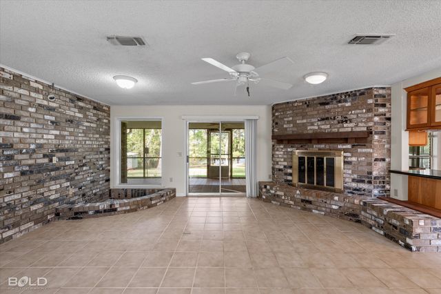 321 Evangeline Drive, Elm Grove, LA 71051