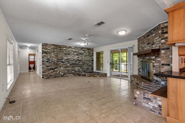 321 Evangeline Drive, Elm Grove, LA 71051