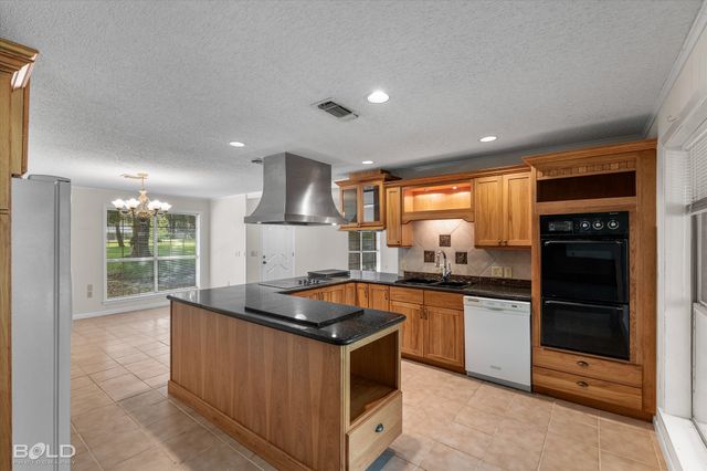 321 Evangeline Drive, Elm Grove, LA 71051
