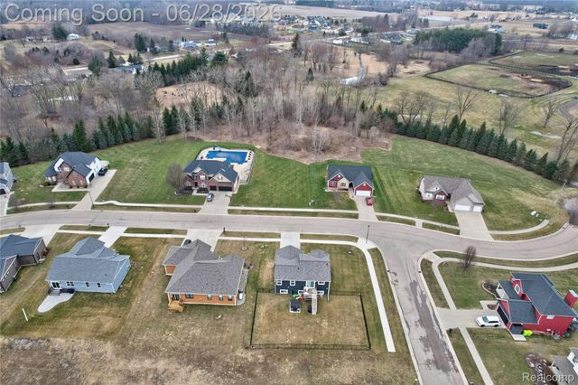 2096 Mozart Avenue, Davison Township, MI 48423