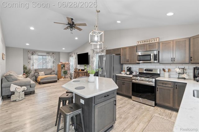 2096 Mozart Avenue, Davison Township, MI 48423
