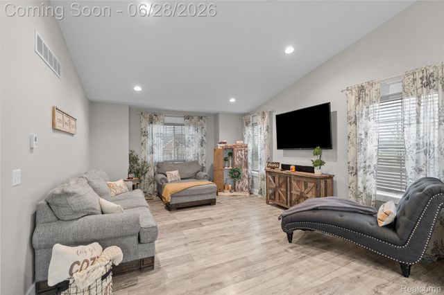 2096 Mozart Avenue, Davison Township, MI 48423