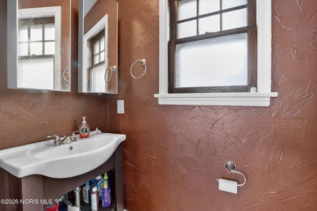 2340 Georgetown Avenue, Toledo, OH 43613