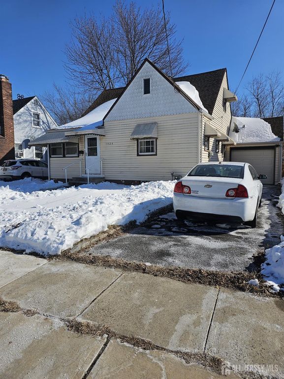 1924 Caroline Avenue, Linden, NJ 07036
