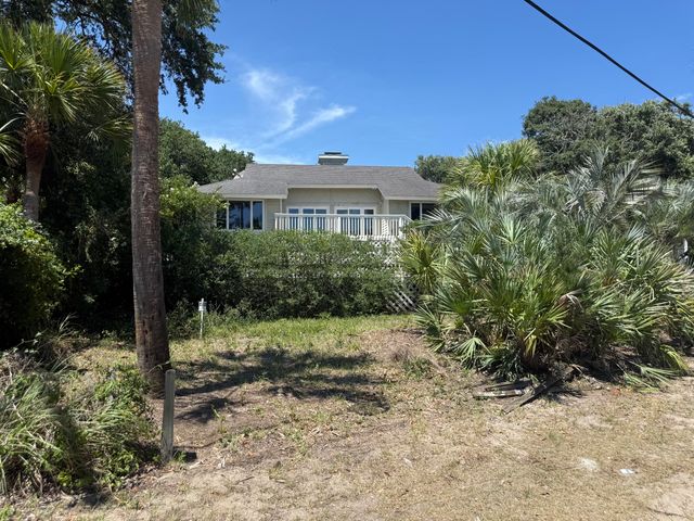 3 Barnacle Row, Isle Of Palms, SC 29451
