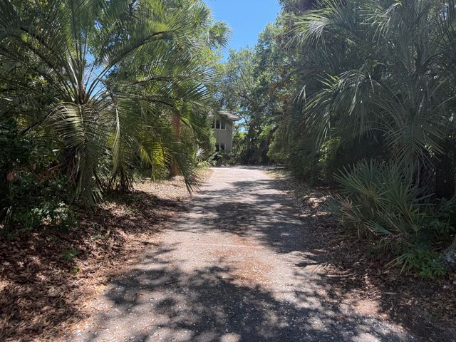 3 Barnacle Row, Isle Of Palms, SC 29451