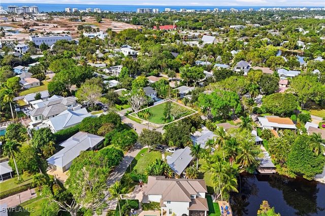 1165 8th TER N, Naples, FL 34102