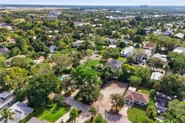 1165 8th TER N, Naples, FL 34102