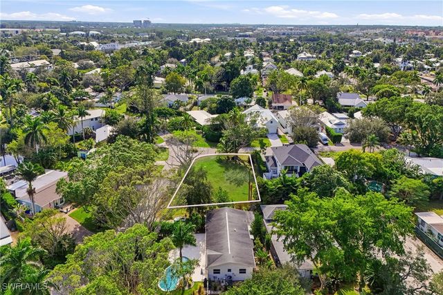 1165 8th TER N, Naples, FL 34102