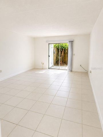 2812 SOMERSET PARK DRIVE 105, Tampa, FL 33613