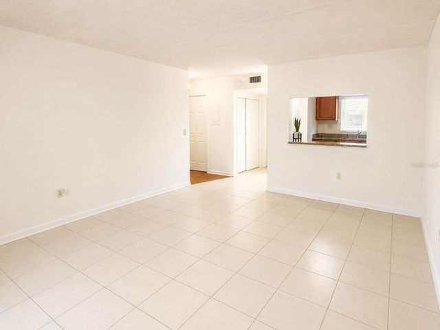 2812 SOMERSET PARK DRIVE 105, Tampa, FL 33613