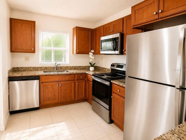 2812 SOMERSET PARK DRIVE 105, Tampa, FL 33613