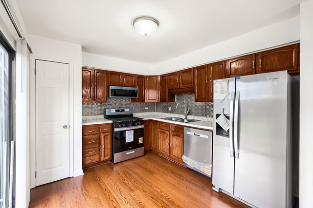 4132 Brentwood Lane, Waukegan, IL 60087