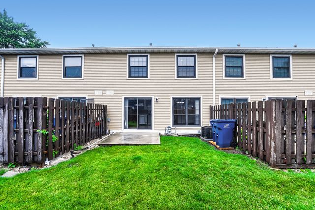 4132 Brentwood Lane, Waukegan, IL 60087