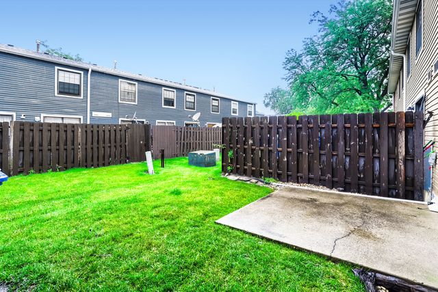 4132 Brentwood Lane, Waukegan, IL 60087