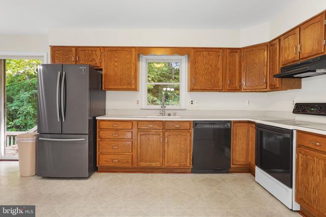 933 PALMER RD, Fort Washington, MD 20744