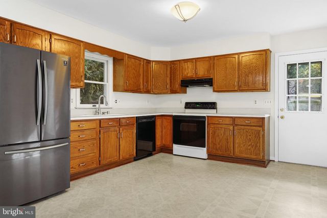 933 PALMER RD, Fort Washington, MD 20744