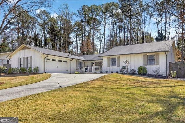 5484 Woodberry Circle, Marietta, GA 30068