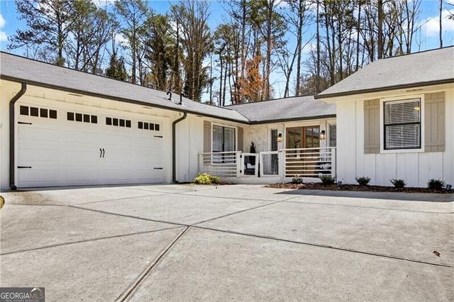 5484 Woodberry Circle, Marietta, GA 30068