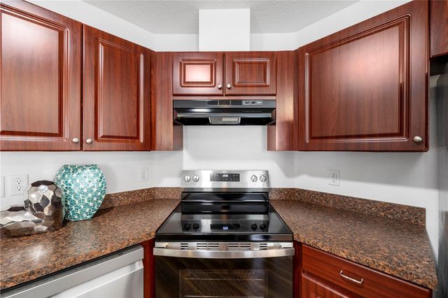 15404 BAMA BREEZE PLACE, Wimauma, FL 33598