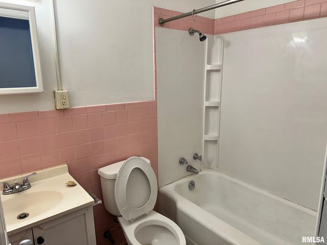 1901 S 1ST Street, Springfield, IL 62704