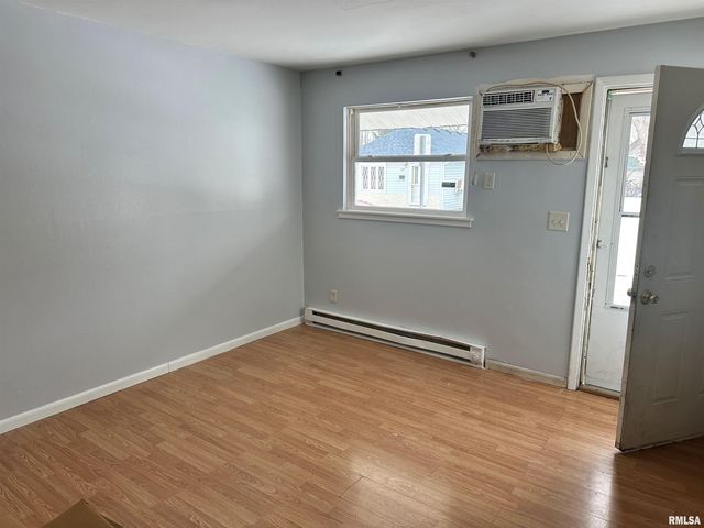 1901 S 1ST Street, Springfield, IL 62704