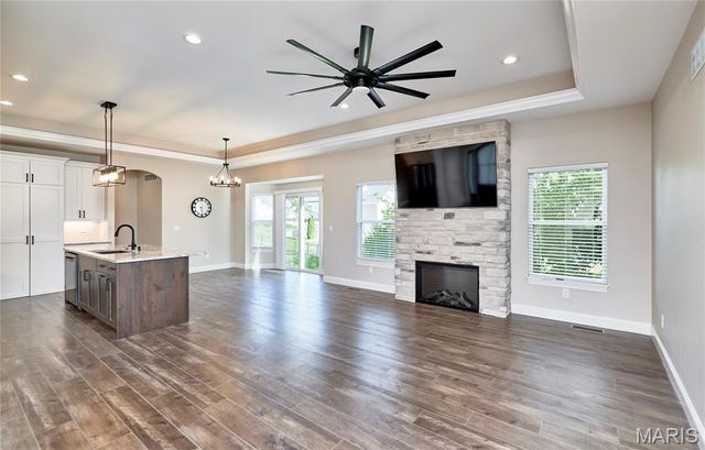 10253 Hawthorn Road, Foristell, MO 63348