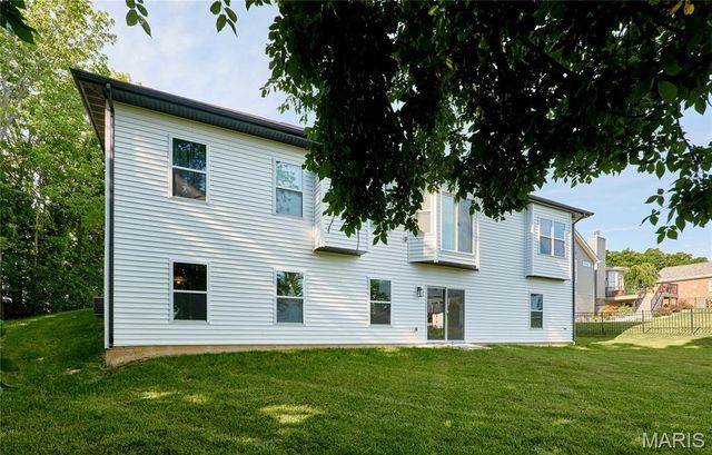 10253 Hawthorn Road, Foristell, MO 63348