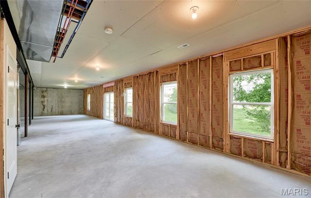 10253 Hawthorn Road, Foristell, MO 63348