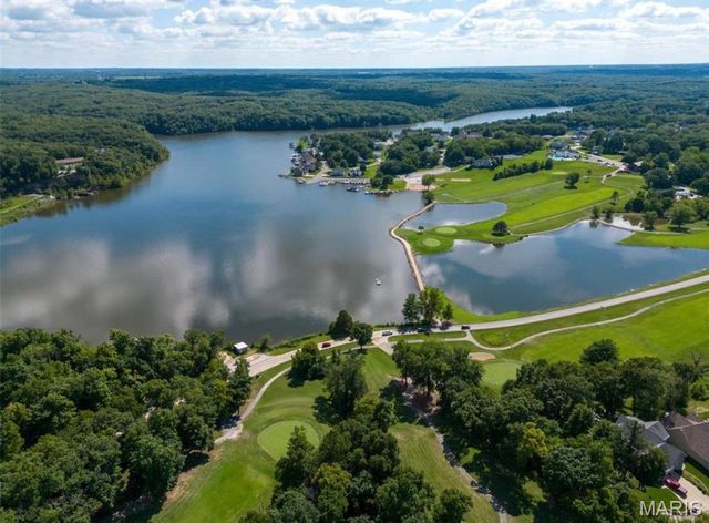 10253 Hawthorn Road, Foristell, MO 63348