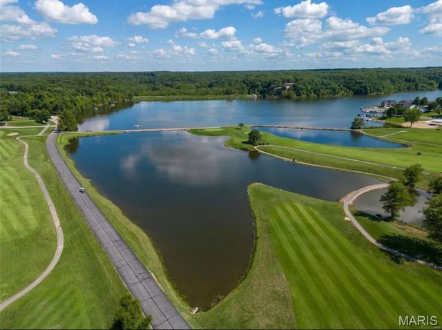 10253 Hawthorn Road, Foristell, MO 63348