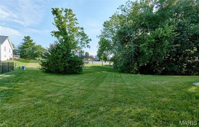 10253 Hawthorn Road, Foristell, MO 63348