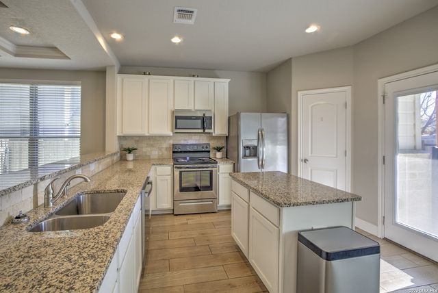 1657 Barrett Ave, New Braunfels, TX 78130