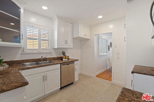 4215 W 58th Place, Los Angeles, CA 90043