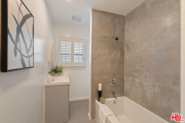 4215 W 58th Place, Los Angeles, CA 90043