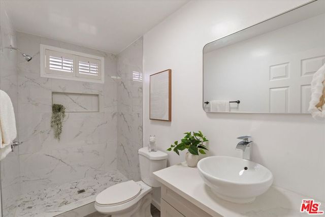 4215 W 58th Place, Los Angeles, CA 90043