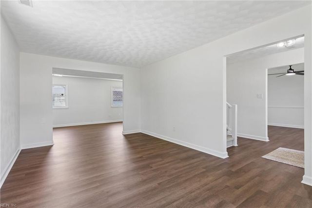 8 Pasadena CT, Hampton, VA 23666