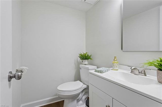 8 Pasadena CT, Hampton, VA 23666