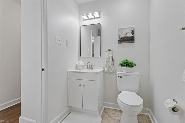 8 Pasadena CT, Hampton, VA 23666