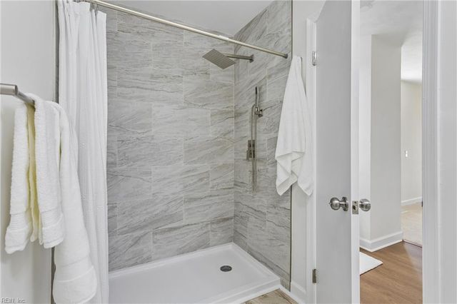 8 Pasadena CT, Hampton, VA 23666