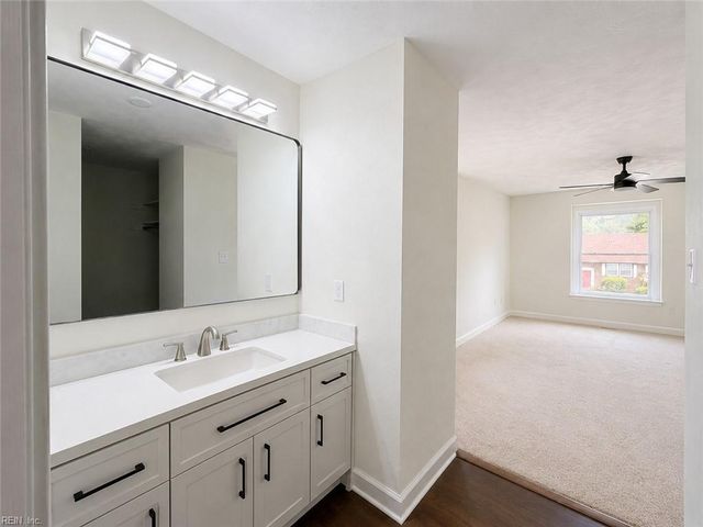 8 Pasadena CT, Hampton, VA 23666
