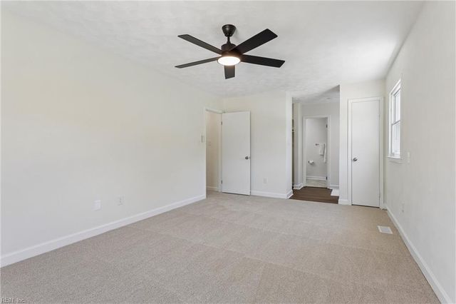 8 Pasadena CT, Hampton, VA 23666