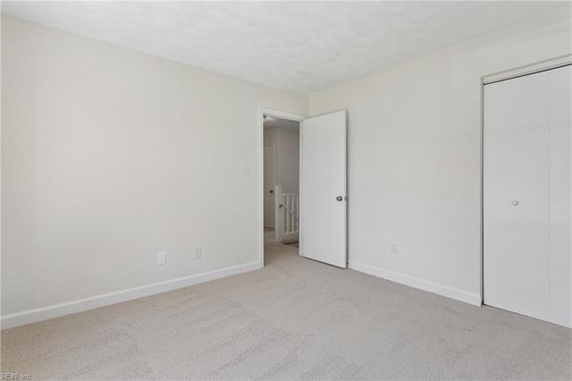 8 Pasadena CT, Hampton, VA 23666