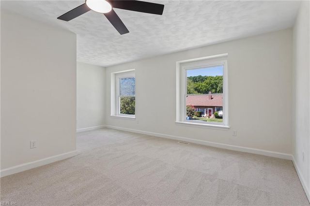 8 Pasadena CT, Hampton, VA 23666