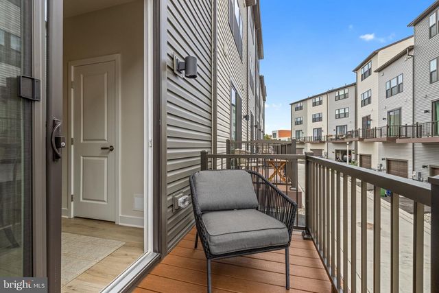 828 WATTS ST, Baltimore, MD 21217