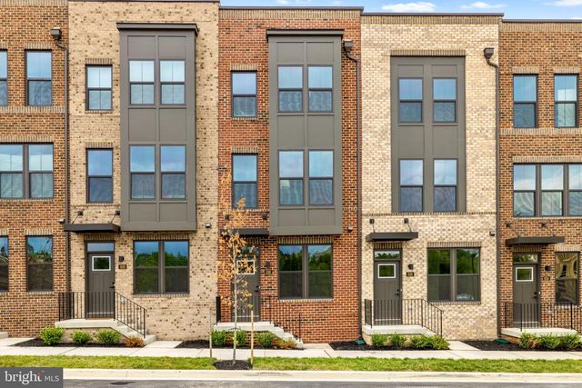828 WATTS ST, Baltimore, MD 21217