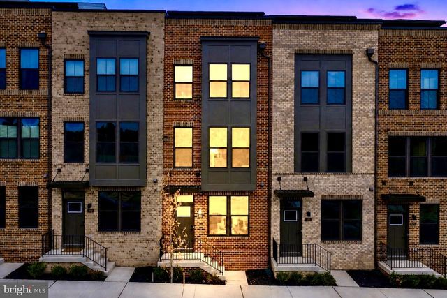 828 WATTS ST, Baltimore, MD 21217