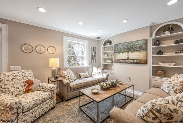 3 Ashburn Pl, Fair Lawn Boro, NJ 07410